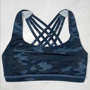 EUC Lululemon Blue camo Sports Bra free to be